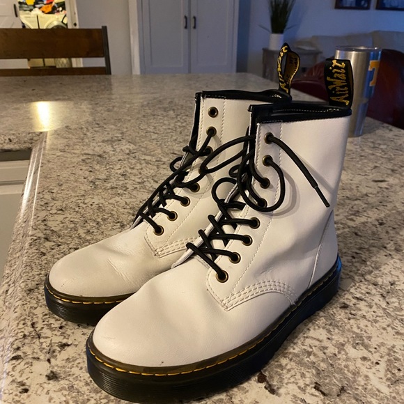 Dr Martens size 9 women - Picture 3 of 5